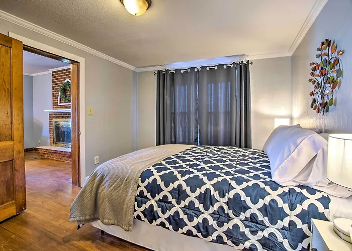 Quiet Family Home - 12 Miles To Pomona State Park!